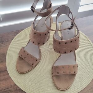 Hinge Corinne Lea Sandals 9